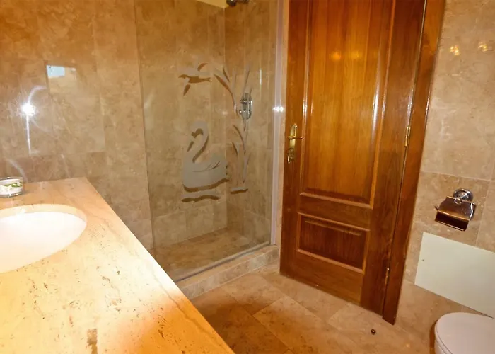 Heloise 139 - Clever Details