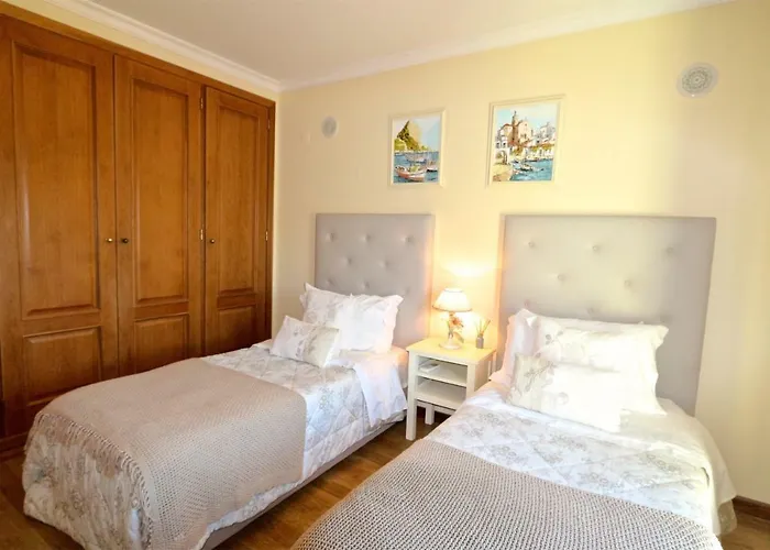 Heloise 139 - Clever Details