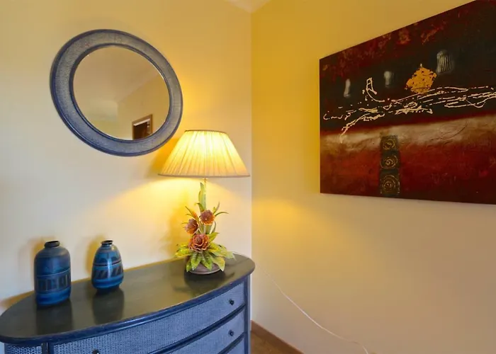 Heloise 139 - Clever Details *