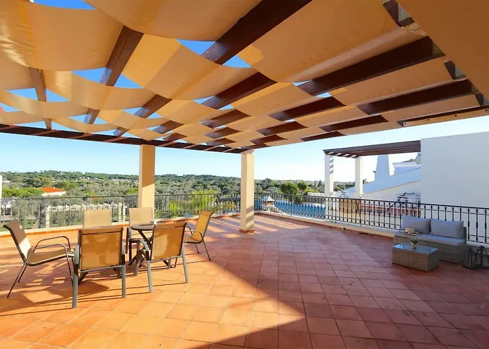 Heloise 139 - Clever Details *