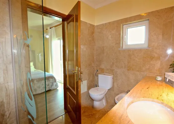 Heloise 139 - Clever Details 빌라모라