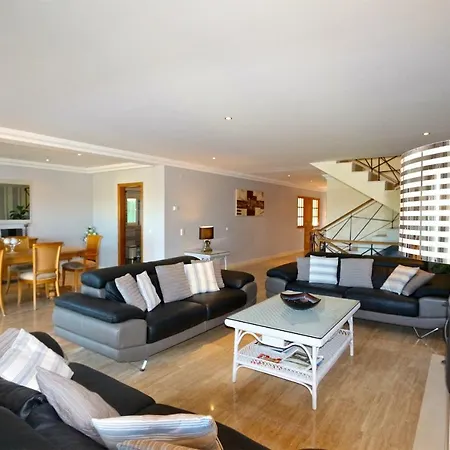 Heloise 139 - Clever Details