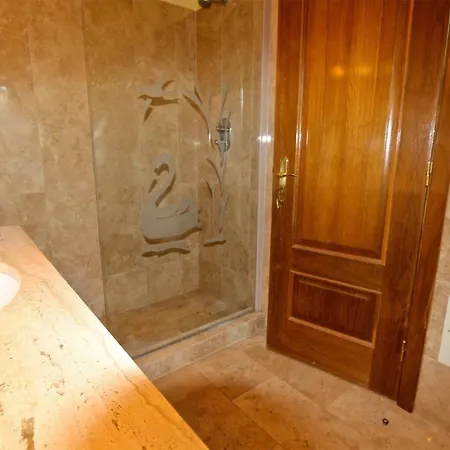 Heloise 139 - Clever Details