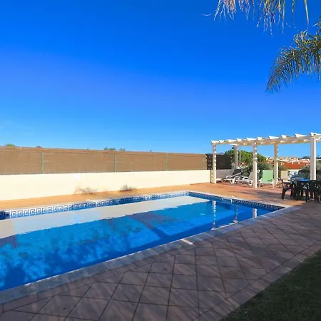 Heloise 139 - Clever Details *