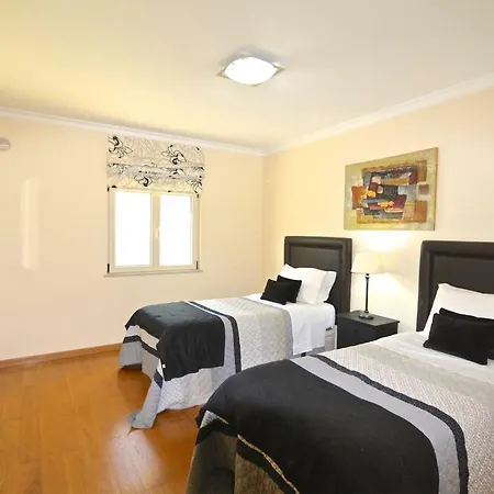 Heloise 139 - Clever Details Βιλαμούρα