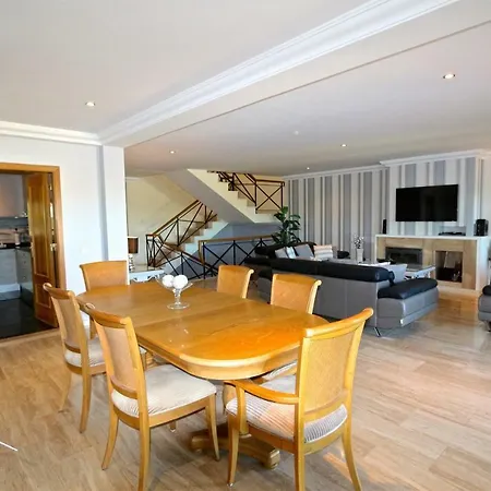 Heloise 139 - Clever Details Βιλαμούρα