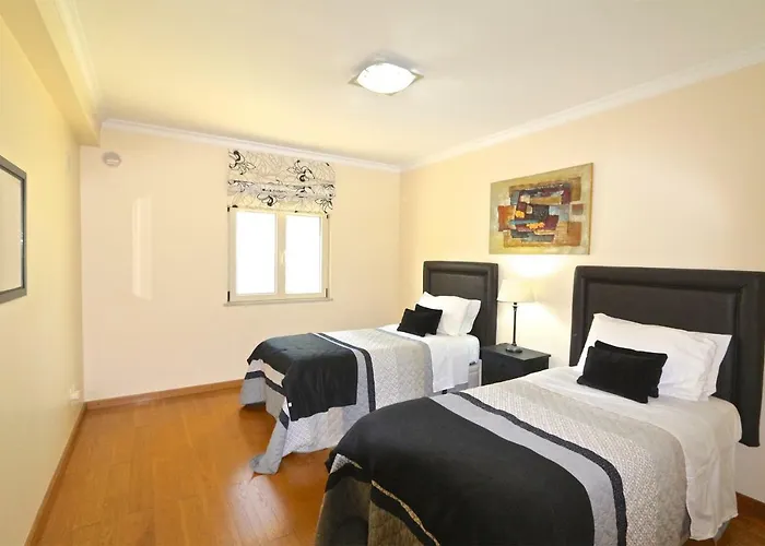 Heloise 139 - Clever Details Βιλαμούρα