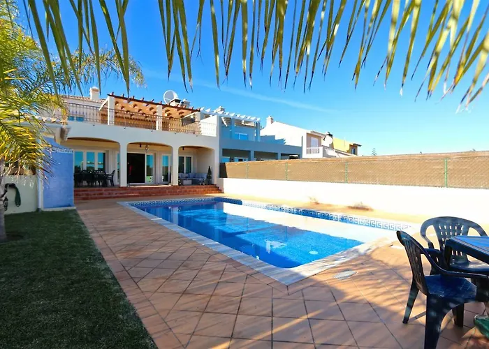 Heloise 139 - Clever Details *